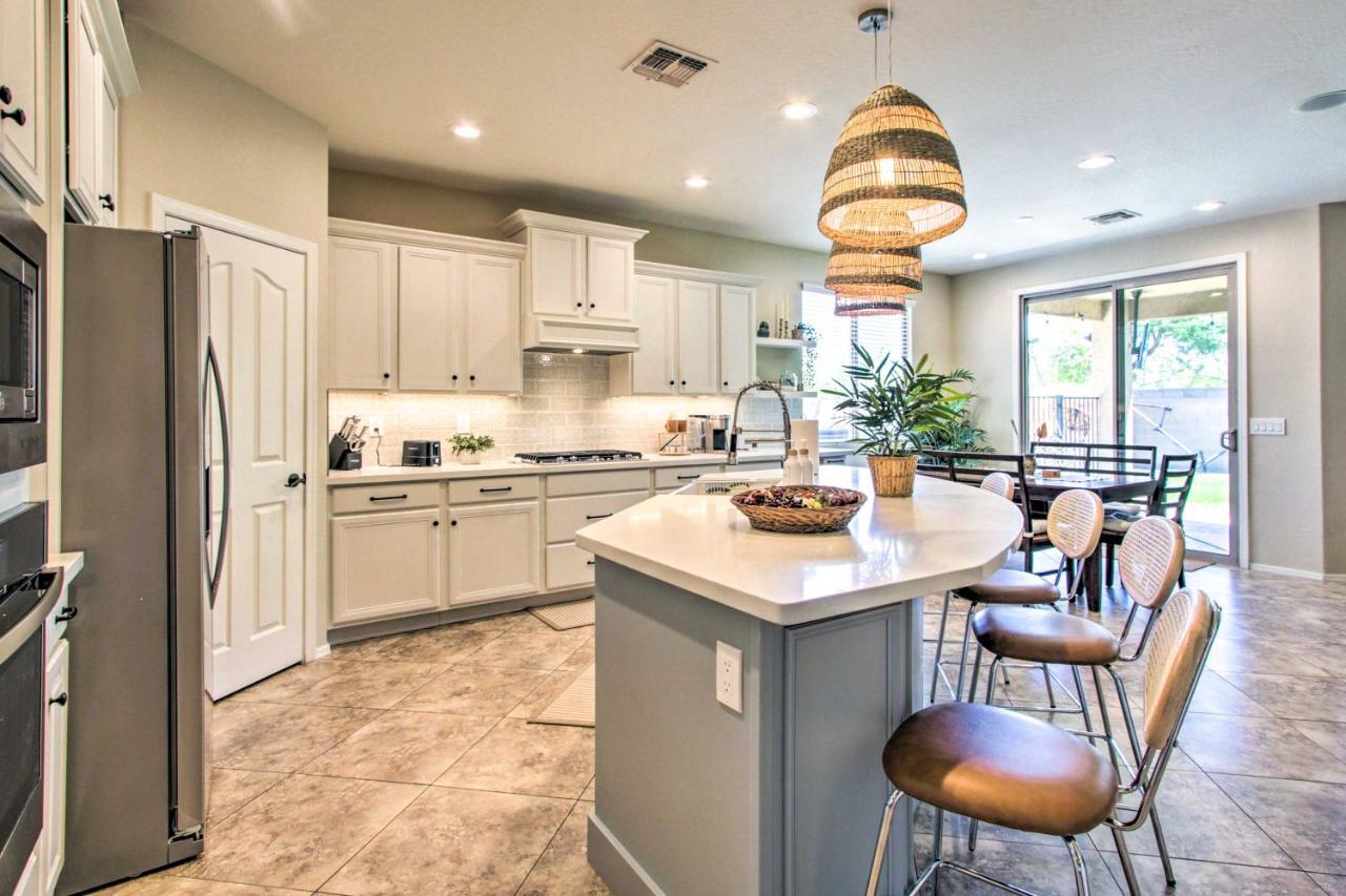 Family-Friendly Goodyear Home With Private Pool Exteriör bild